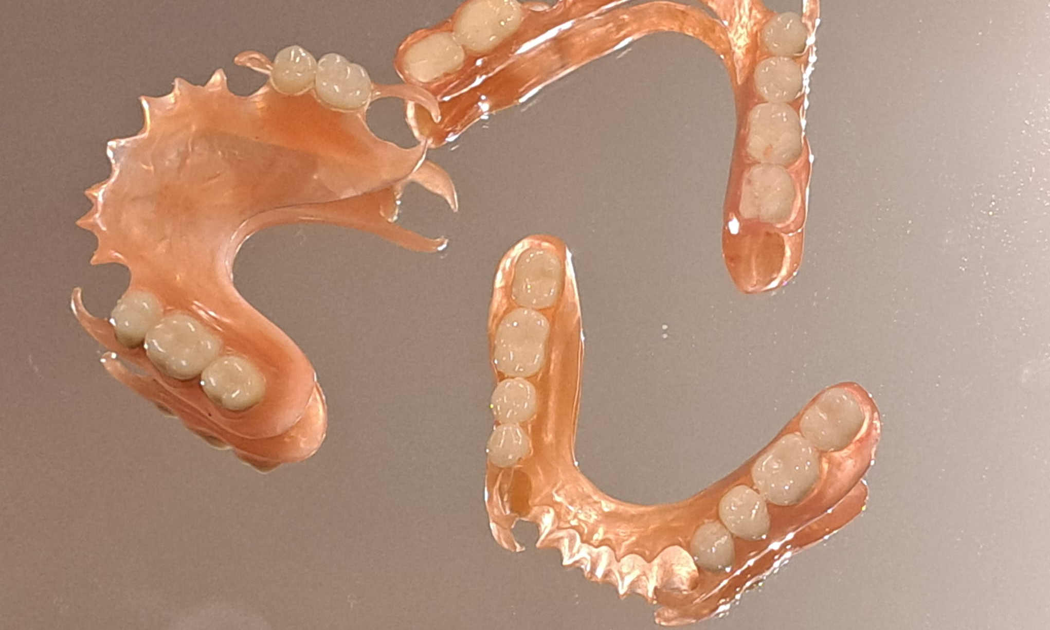 proteza elastyczna termoplastyczna acronowa nylonowa